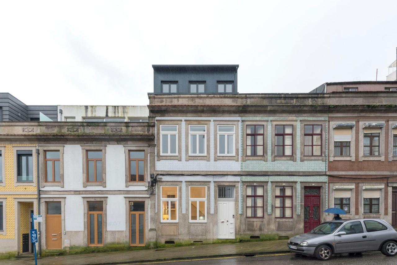 Apartment Lovelystay - Cozy Duplex With Patio Right Off Train&metro Station Porto